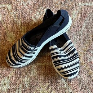 Clarks Black and White Striped Flats